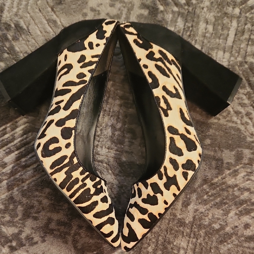 Elegant Animal Print Block Heels - Picture 8 of 17